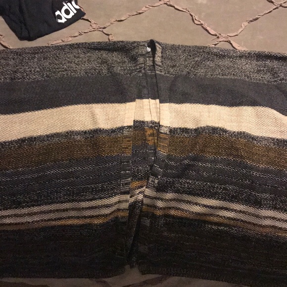 🌟2/$20🌟BCBG striped sweater poncho - Picture 3 of 3